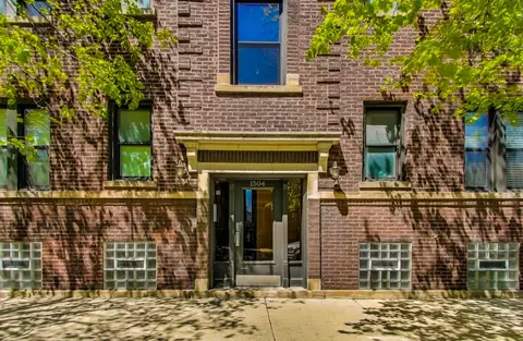 1504 W Roscoe St #1W, Chicago, IL 60657