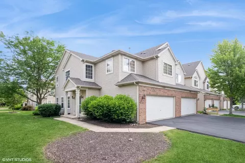 17660 S Gilbert Dr, Lockport, IL 60441