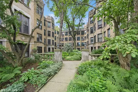 1219 W Lunt Ave #1B, Chicago, IL 60626