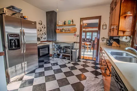 Kitchen - 524 E 13th St, Lockport, IL 60441 photo 4 of 4