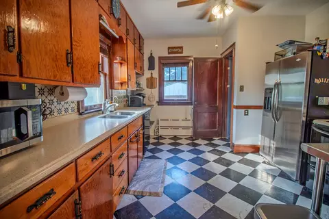 Kitchen - 524 E 13th St, Lockport, IL 60441 photo 1 of 4