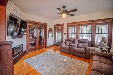 Living - 524 E 13th St, Lockport, IL 60441 photo 1 of 1