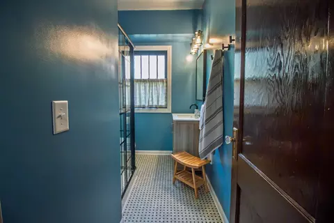 Bath - 524 E 13th St, Lockport, IL 60441 photo 1 of 3
