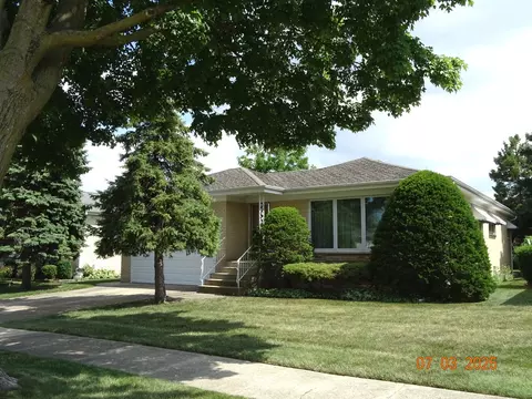 475 Courtesy Ln, Des Plaines, IL 60018