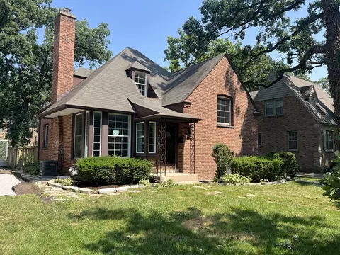 909 N Waiola Ave, La Grange Park, IL 60526