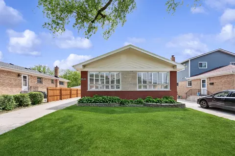 9519 Kolmar Ave, Skokie, IL 60076