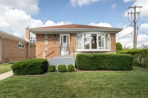 7540 N Nora Ave, Niles, IL 60714