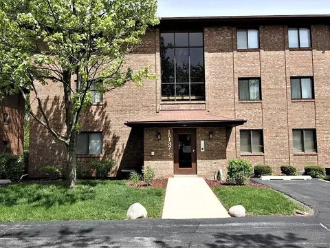 15137 Quail Hollow Dr #203, Orland Park, IL 60462