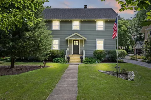 1018 Dekalb Ave, Sycamore, IL 60178