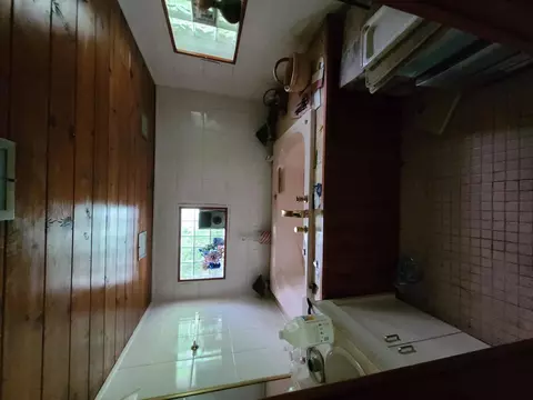 Bath - Undisclosed, Harvey, IL 60426 photo 3 of 4