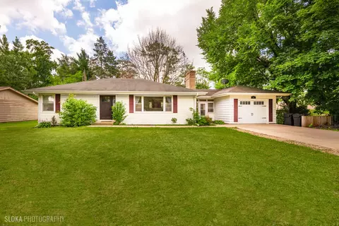 531 Rockland Rd, Crystal Lake, IL 60014