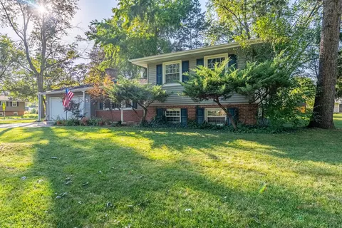 3 S240 Burr Oak Dr, Glen Ellyn, IL 60137