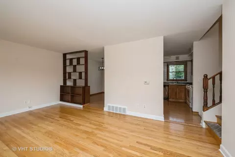 Living - 401 Elden Dr, Cary, IL 60013 photo 2 of 3