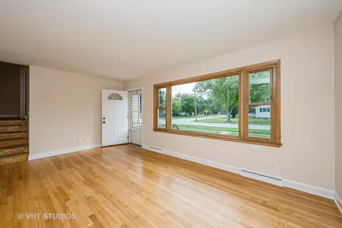Living - 401 Elden Dr, Cary, IL 60013 photo 3 of 3
