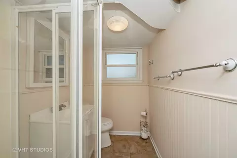 Bath - 401 Elden Dr, Cary, IL 60013 photo 2 of 3