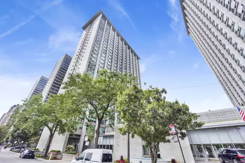 3600 N Lake Shore Dr #1004, Chicago, IL 60613