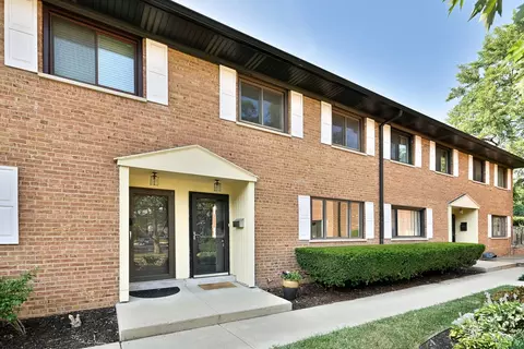 300 Duane St #6, Glen Ellyn, IL 60137