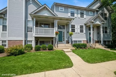 18550 W Sterling Ct W, Grayslake, IL 60030