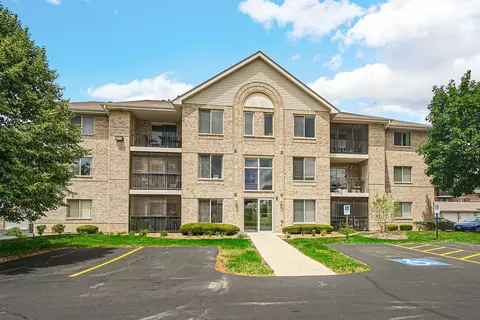 6840 Ridge Point Dr #3C, Oak Forest, IL 60452