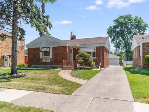 2443 S 4th Ave, North Riverside, IL 60546