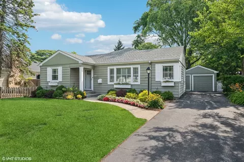 1539 Greenleaf Ave, Lake Forest, IL 60045