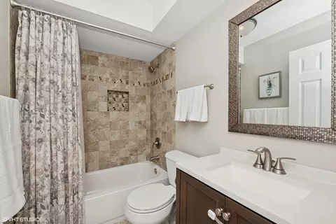 Bath - 505 Crest Dr, Cary, IL 60013 photo 2 of 3