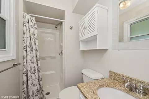 Bath - 505 Crest Dr, Cary, IL 60013 photo 1 of 3