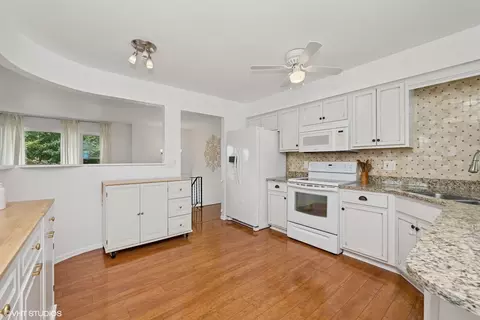 Kitchen - 505 Crest Dr, Cary, IL 60013 photo 2 of 2