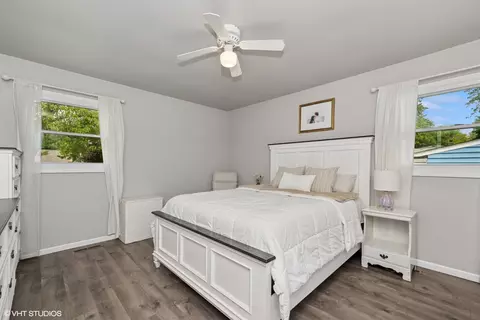 Bedroom - 505 Crest Dr, Cary, IL 60013 photo 1 of 3