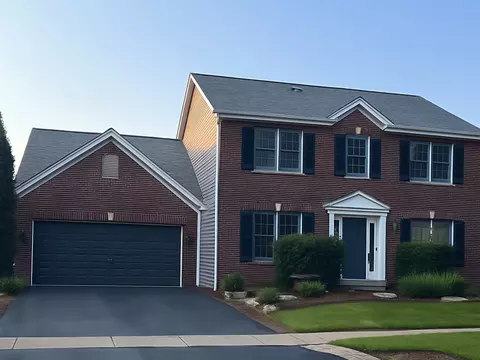 39 W510 Sulley Dr, Geneva, IL 60134