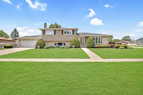 14106 Chestnut Ln, Orland Park, IL 60467
