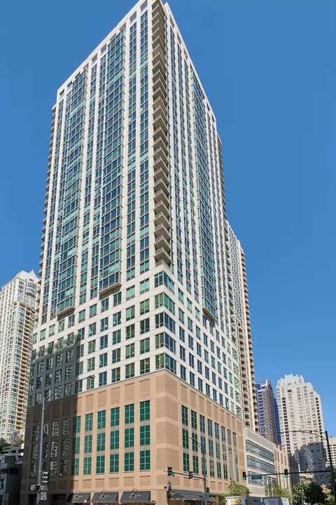 2 Erie St #2702, Chicago, IL 60611