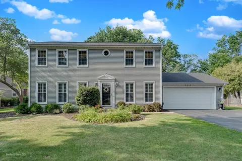985 W Bauer Rd, Naperville, IL 60563