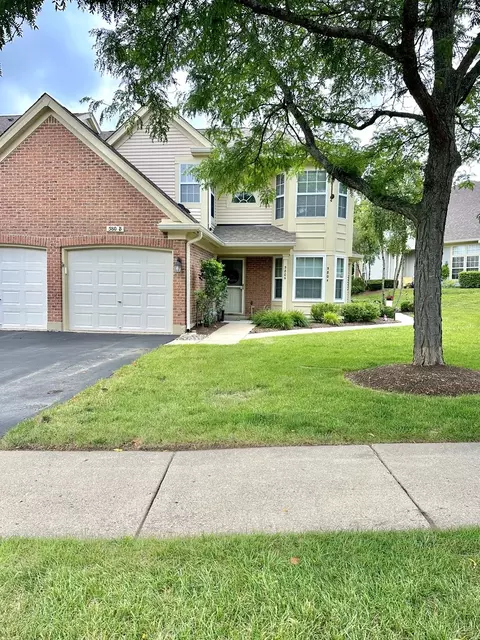 580 Portsmith Ct #B, Crystal Lake, IL 60014