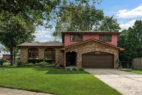 6851 Carpenter St, Downers Grove, IL 60516