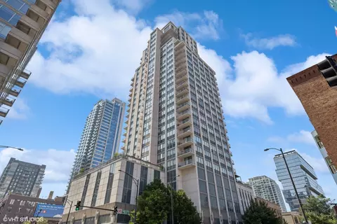 200 W Grand Ave #1803, Chicago, IL 60654