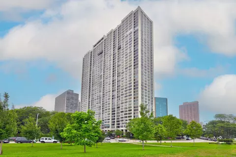 2800 N Lake Shore Dr #2617, Chicago, IL 60657