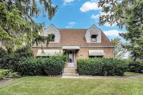 7232 W Oakton St, Niles, IL 60714