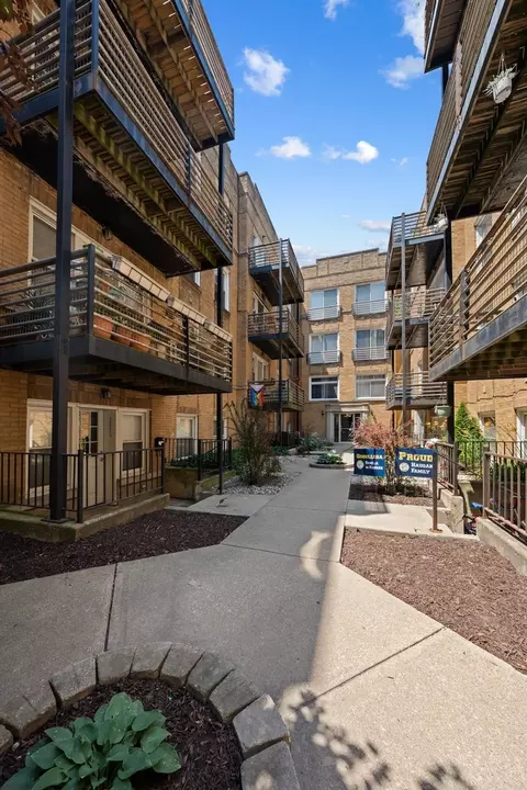 4604 N Monticello Ave #3E, Chicago, IL 60625