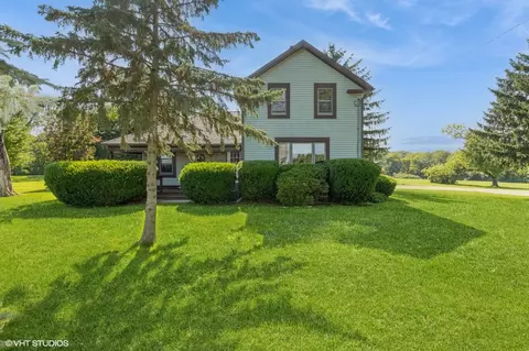 10980 White Oaks Rd, Harvard, IL 60033