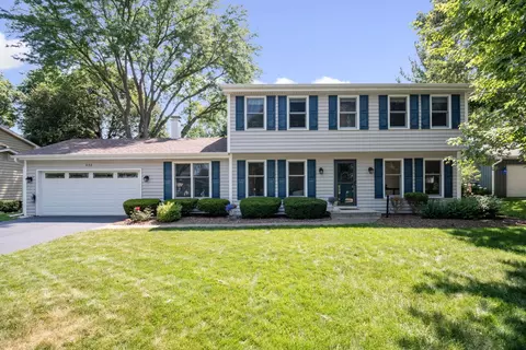 674 Carriage Dr, Batavia, IL 60510