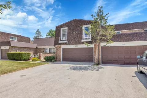 1 S251 Ardmore Ave #1S251, Villa Park, IL 60181