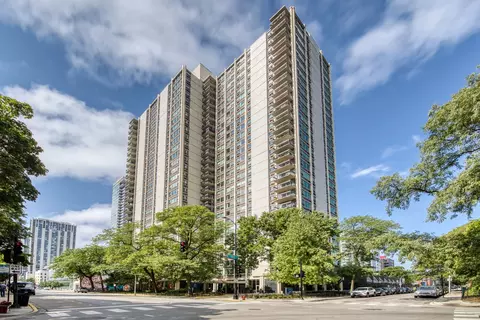 1255 N Sandburg Ter #1211E, Chicago, IL 60610