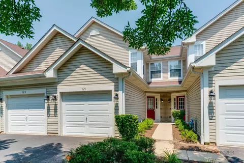 121 Polaris Dr, Lake In The Hills, IL 60156