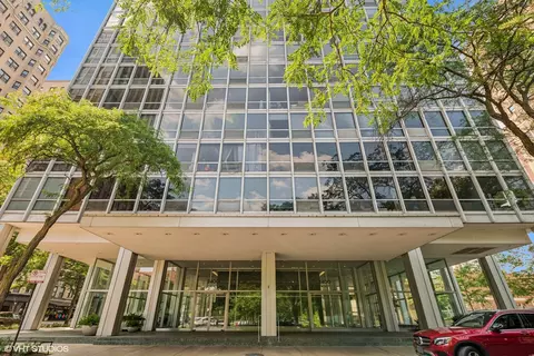 2400 N Lakeview Ave #1406, Chicago, IL 60614