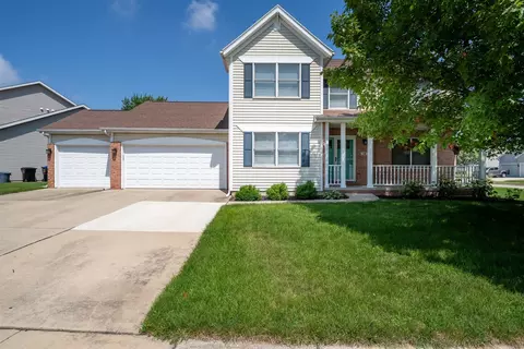 18 Cygnet Xing, Bloomington, IL 61704