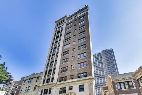 707 W Junior Ter #12, Chicago, IL 60613