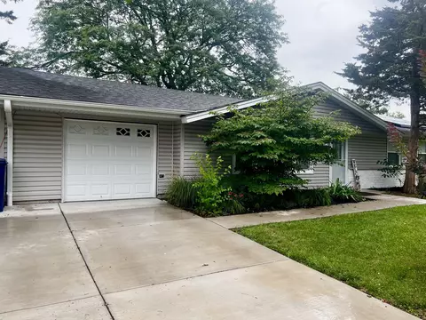 225 Webster Ln, Schaumburg, IL 60193
