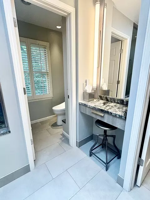 Bath - 4049 Michelline Ln, Northbrook, IL 60062 photo 5 of 8