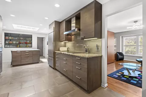 Kitchen - 4049 Michelline Ln, Northbrook, IL 60062 photo 2 of 3